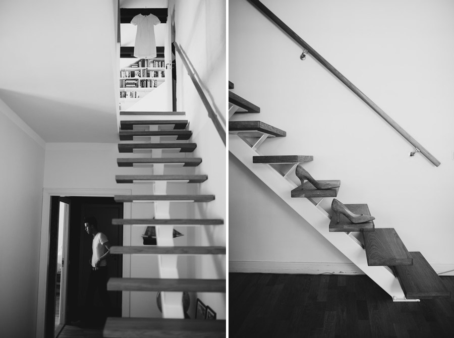 Bröllopsfoto Stadshuset Brudklänning hänger i trappan