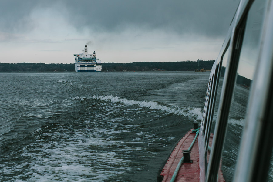 Silja Line möter brudföljet utanför frihamnen