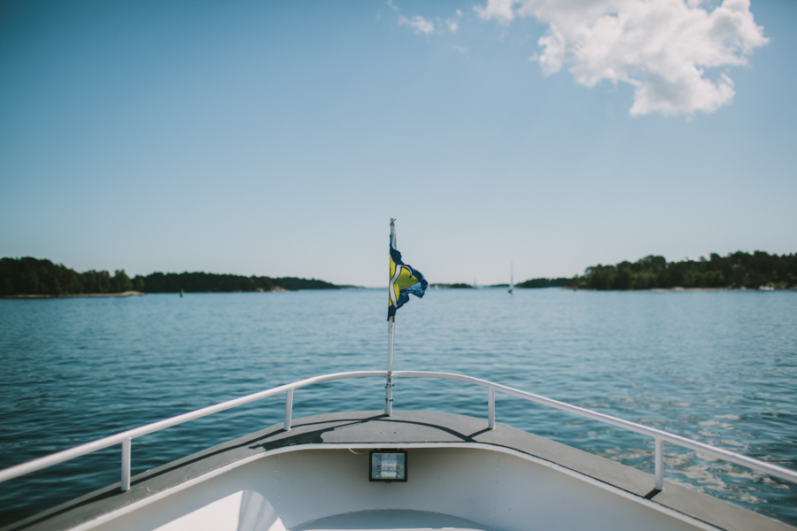 Båten ut mot Sandhamn Bröllopsfotograf Sandhamn Båten ut mot Sandhamn